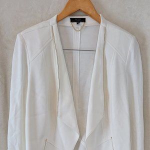 Cream VEX Collection cropped blazer